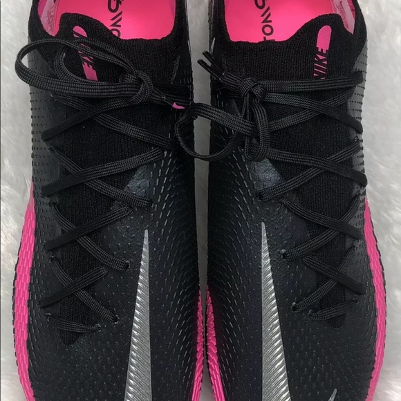 Athletic_Shoes